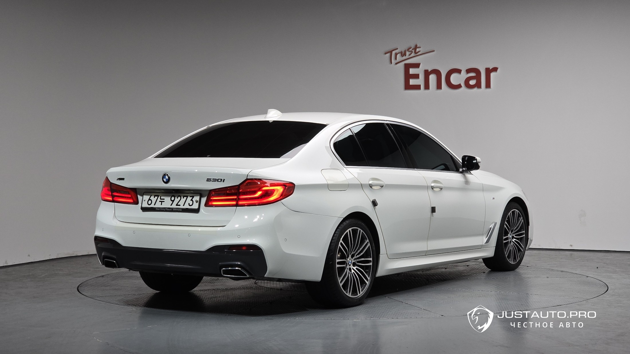 Автомобиль BMW 5-Series