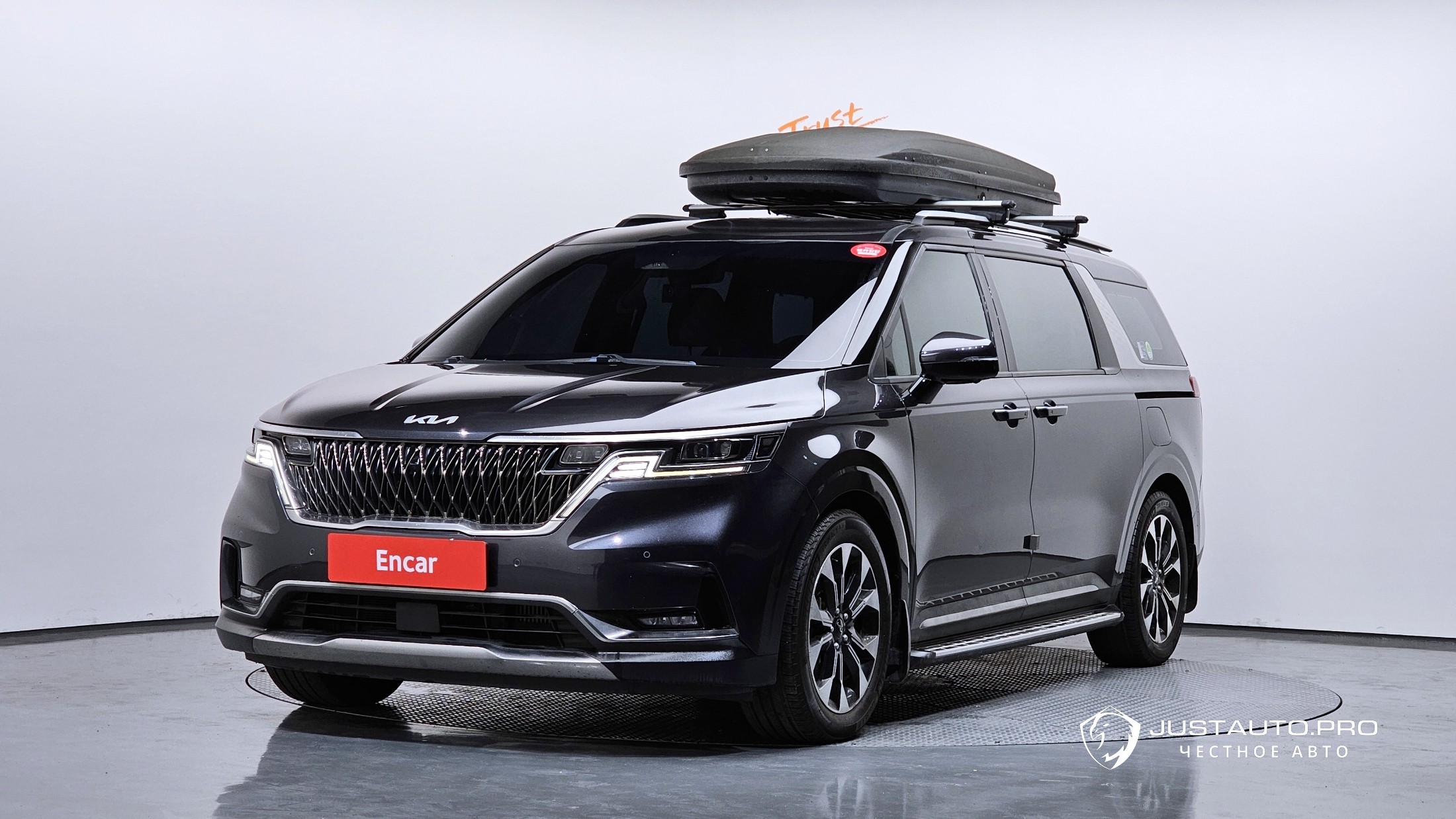 Автомобиль Kia Canival