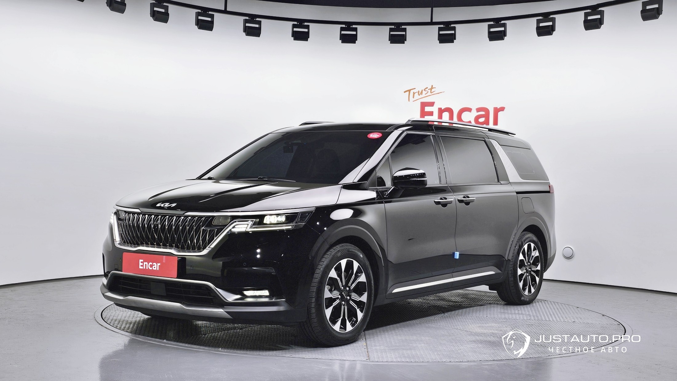 Автомобиль Kia Canival