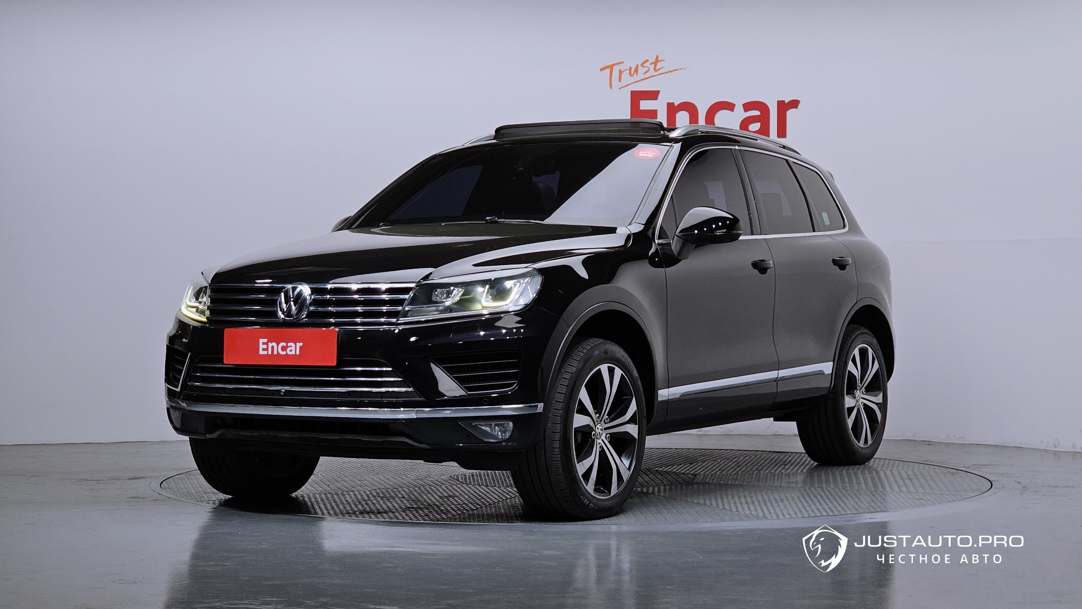 Автомобиль Volkswagen Touareg