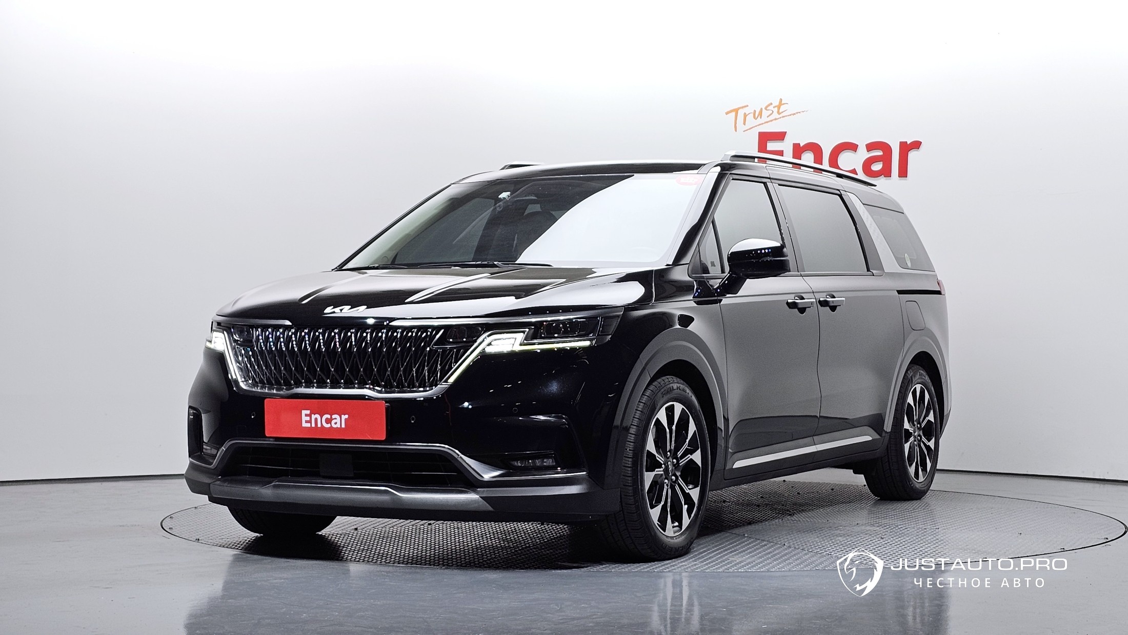 Автомобиль Kia Canival