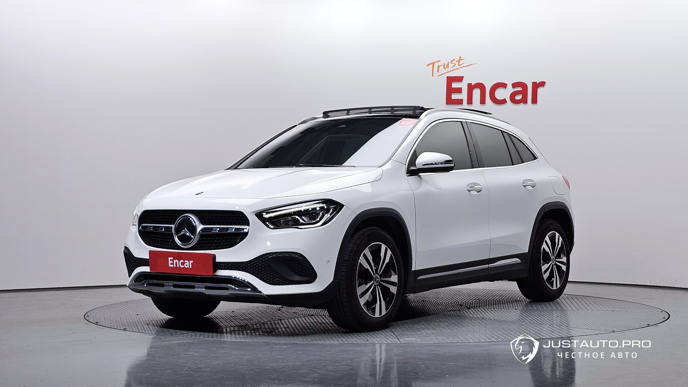 Автомобиль Mercedes-Benz GLA-Class