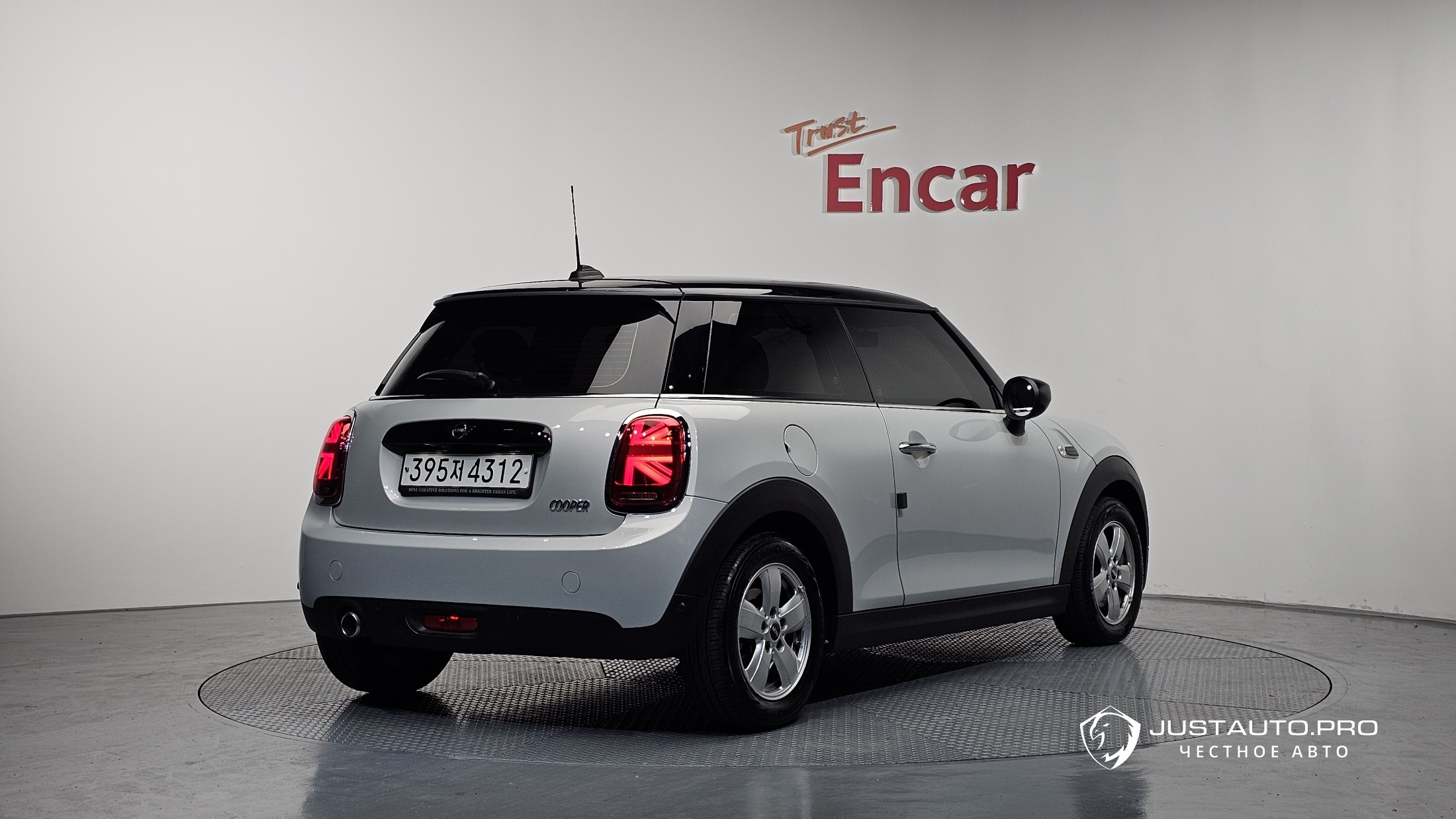 Автомобиль Mini Cooper