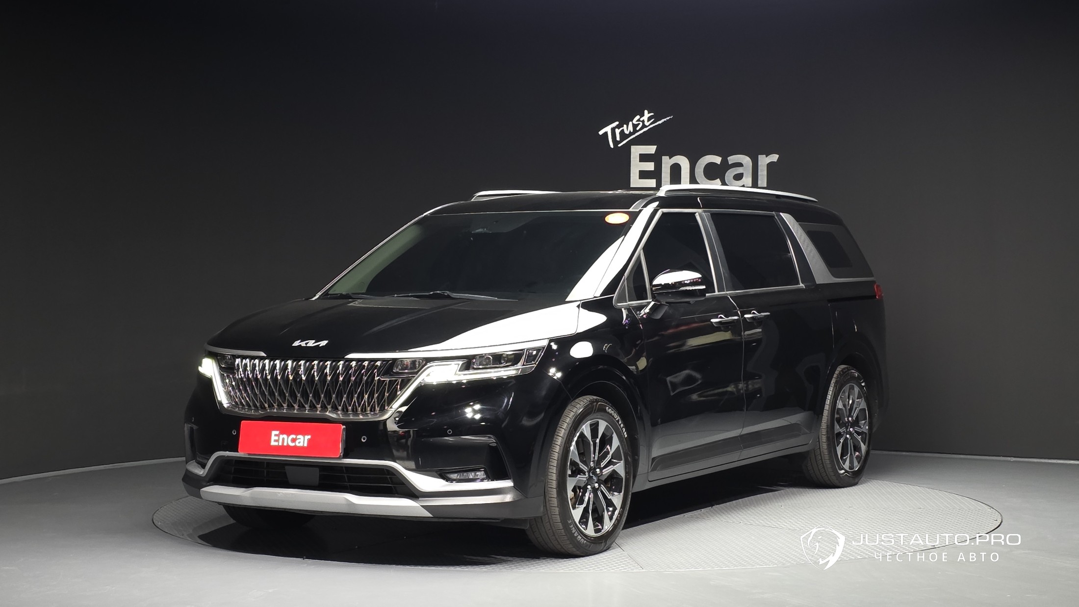 Автомобиль Kia Canival