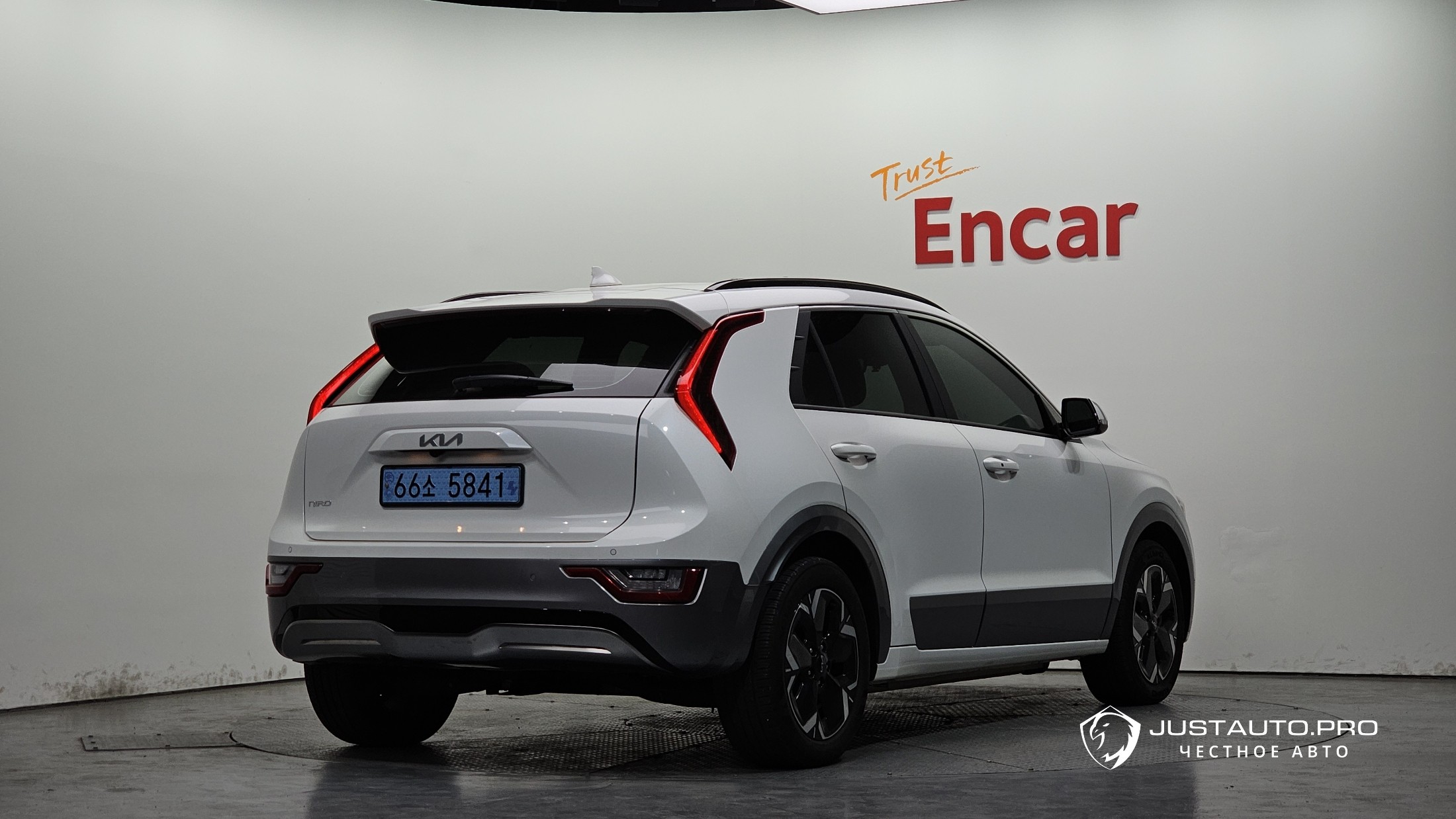 Автомобиль Kia Niro