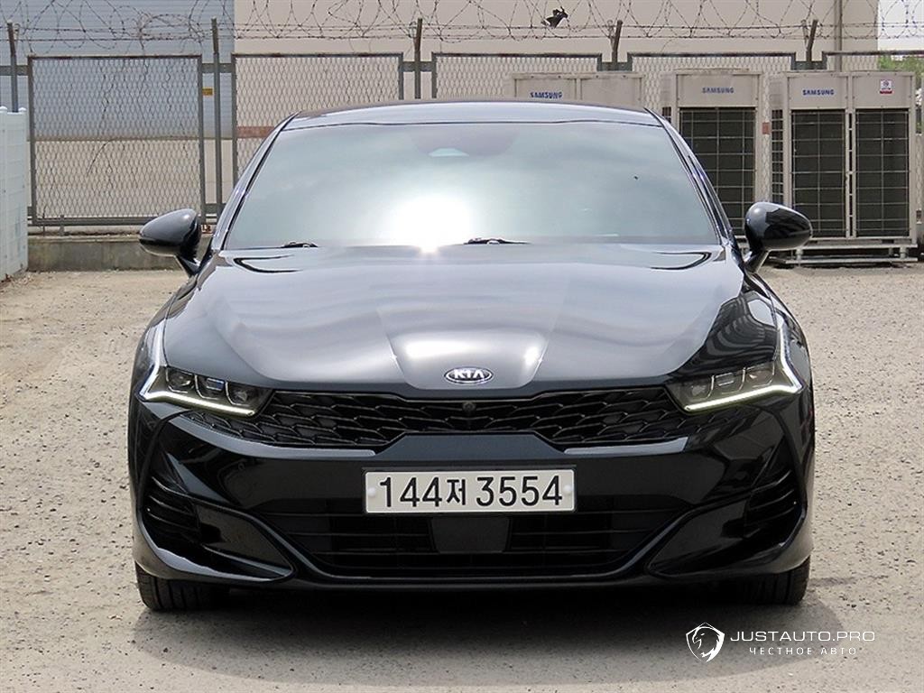 Автомобиль Kia K5