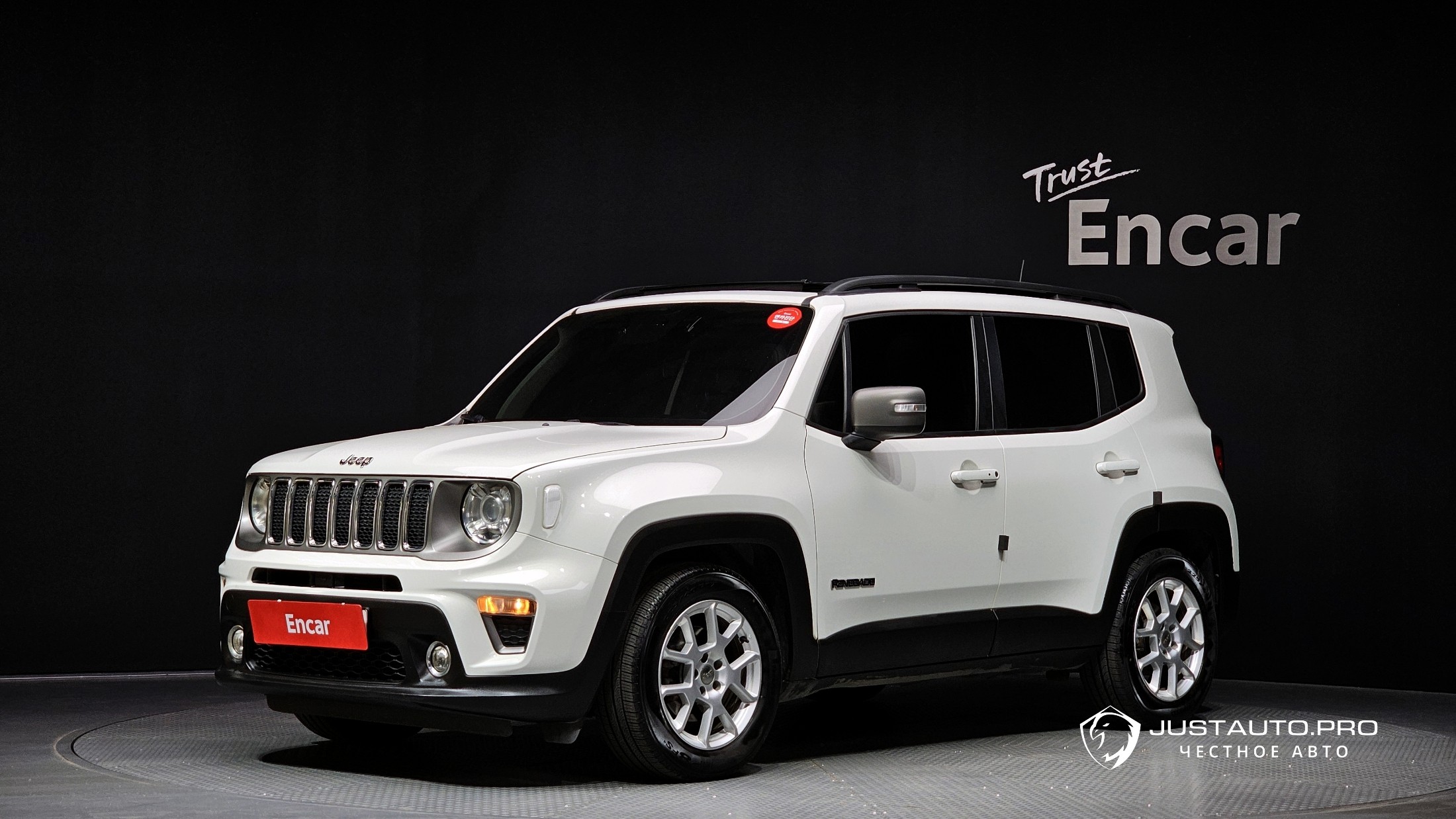 Автомобиль Jeep Renegade