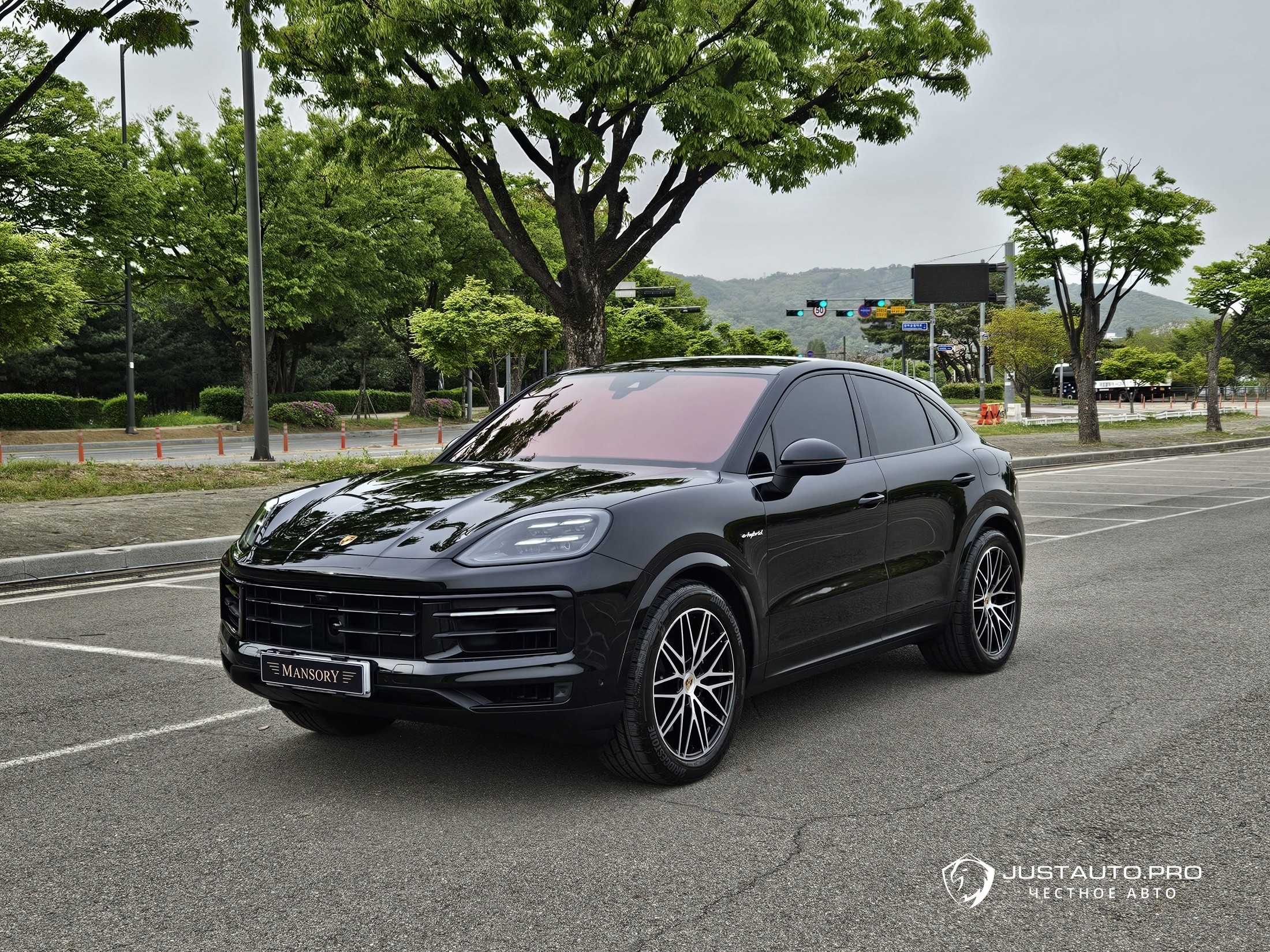 Автомобиль Porsche Cayenne