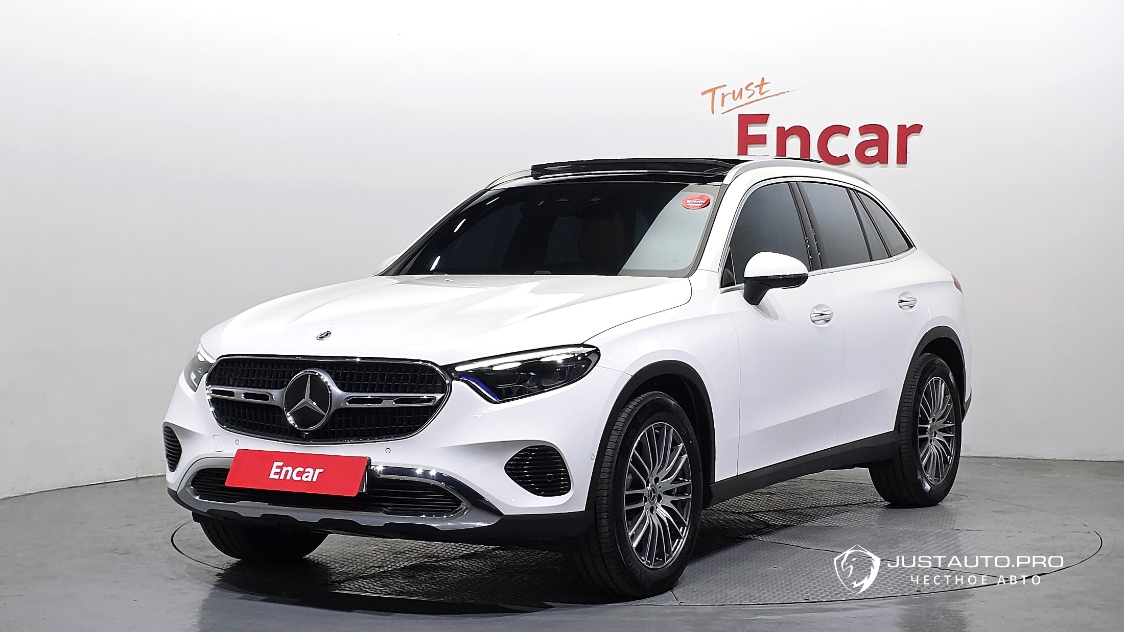 Автомобиль Mercedes-Benz GLC-Class