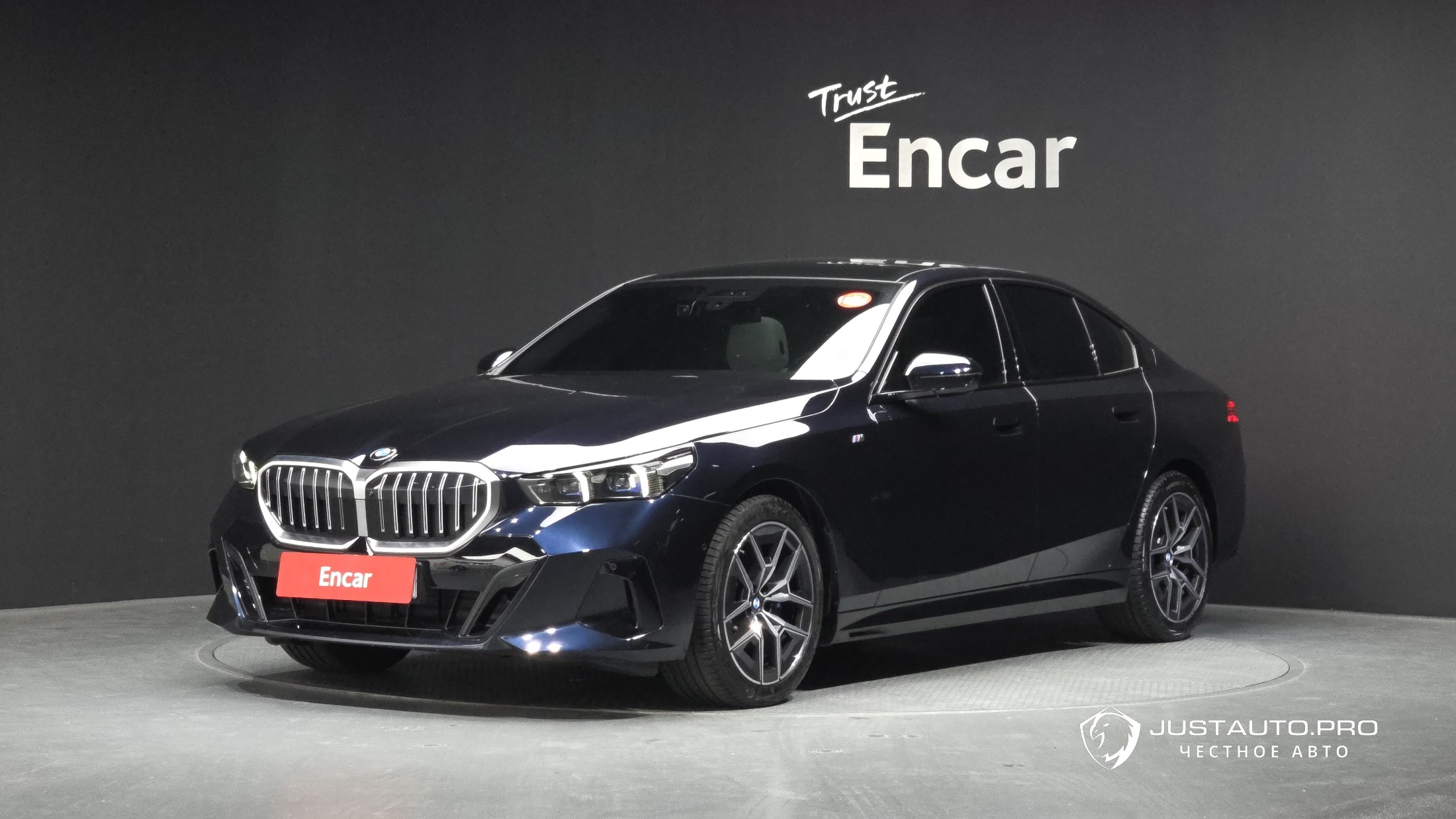Автомобиль BMW 5-Series