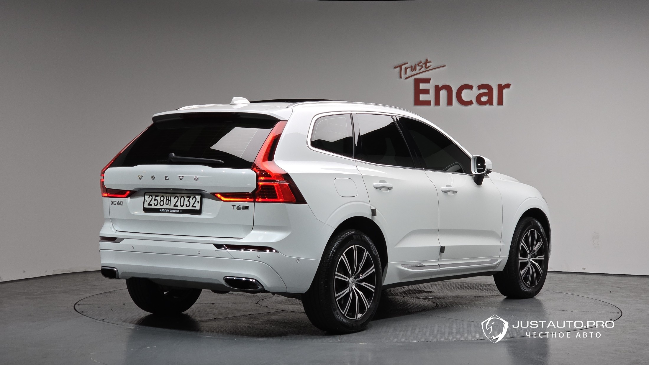 Автомобиль Volvo XC60