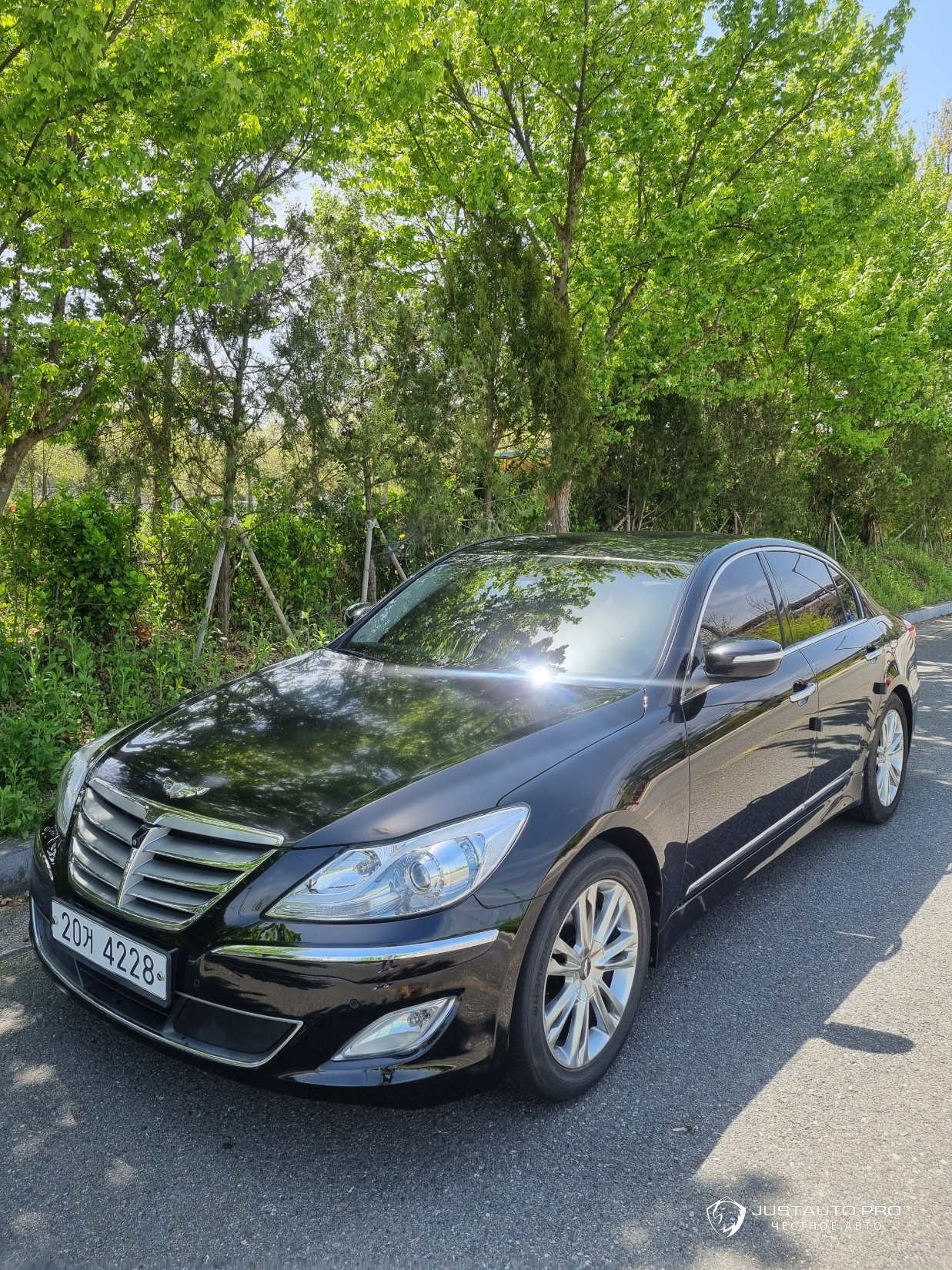 Автомобиль Hyundai Genesis