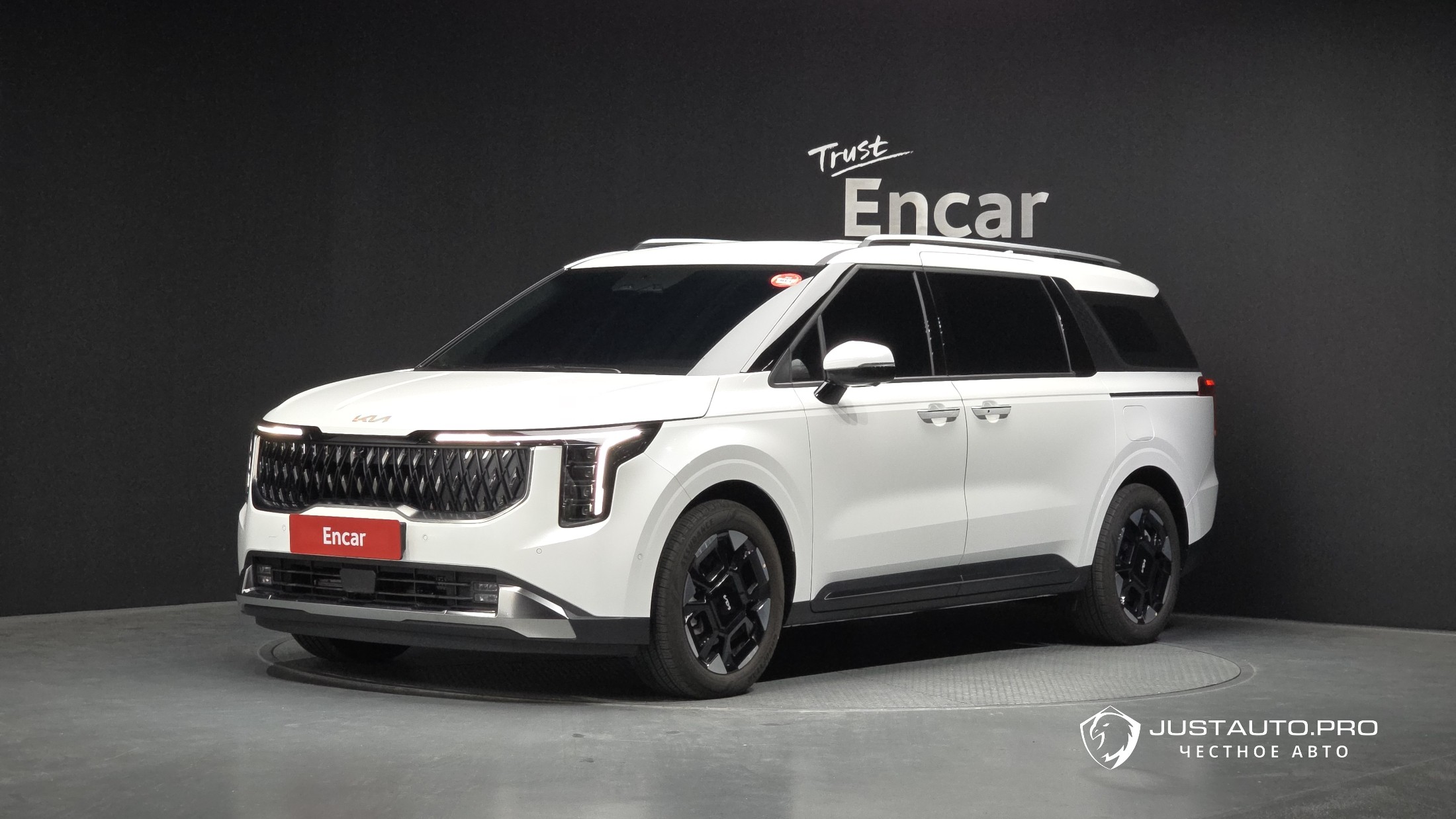 Автомобиль Kia Canival
