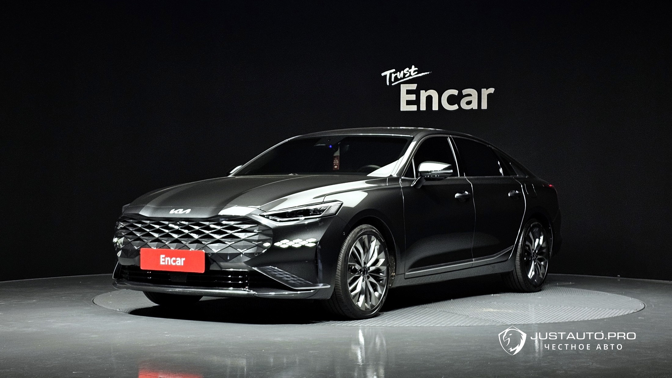 Автомобиль Kia K8
