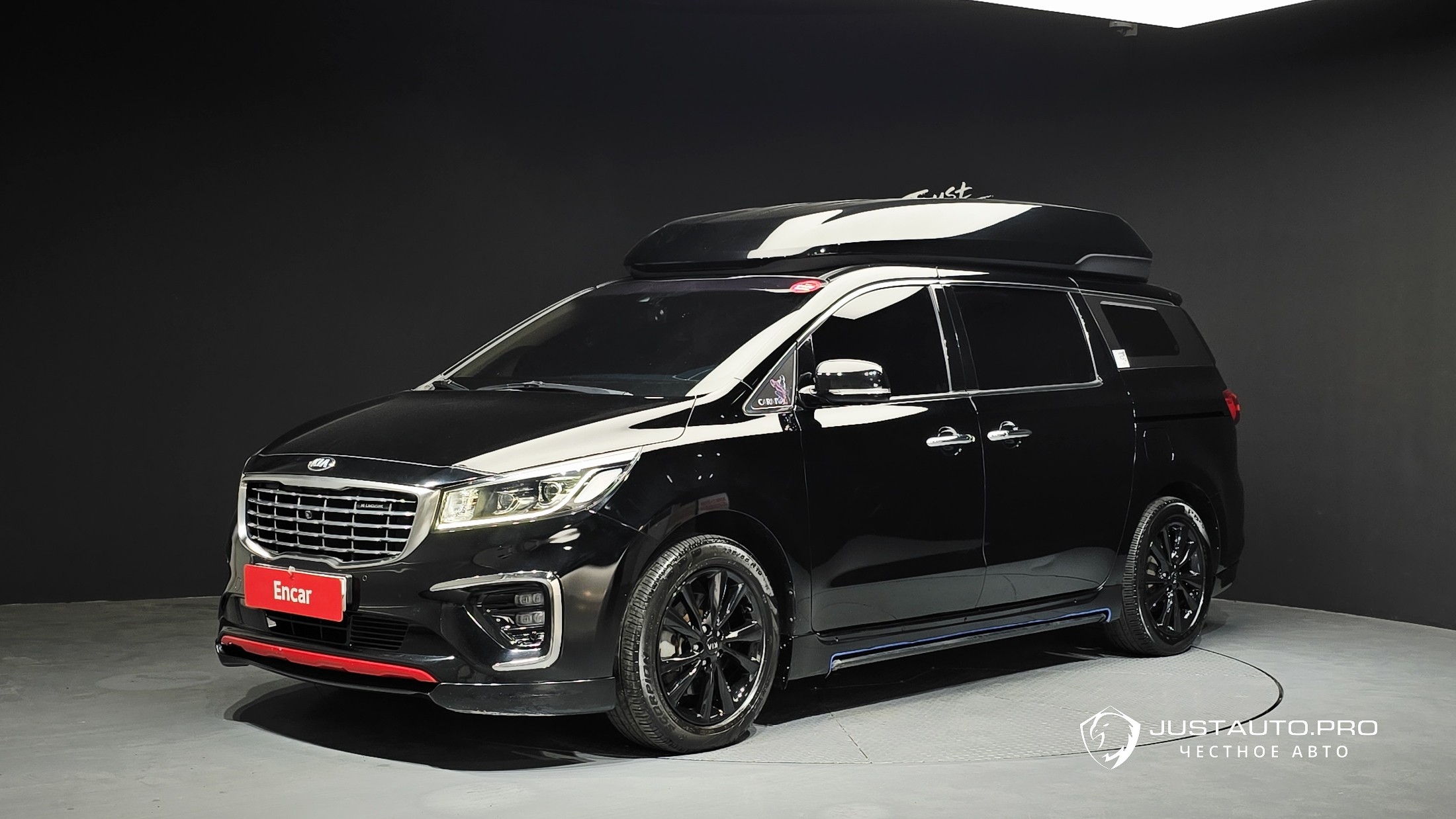 Автомобиль Kia Canival
