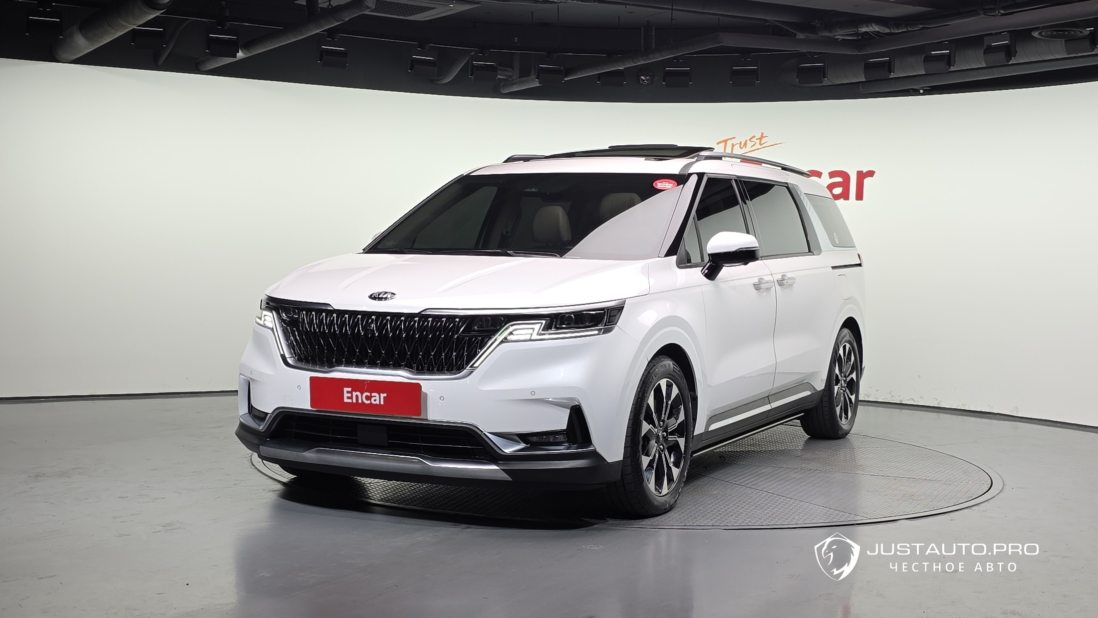 Автомобиль Kia Canival