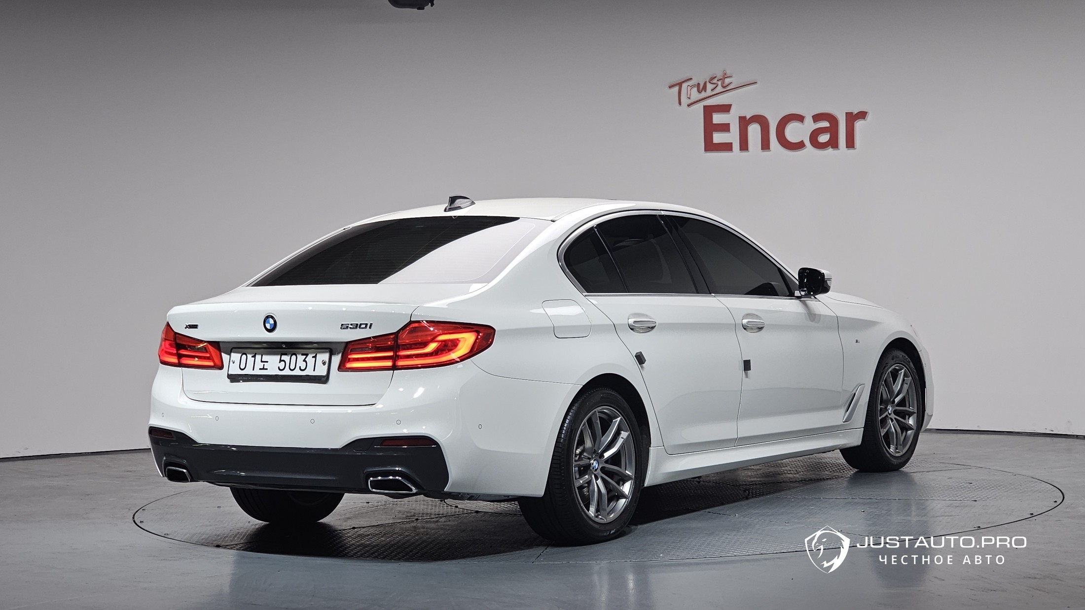 Автомобиль BMW 5-Series