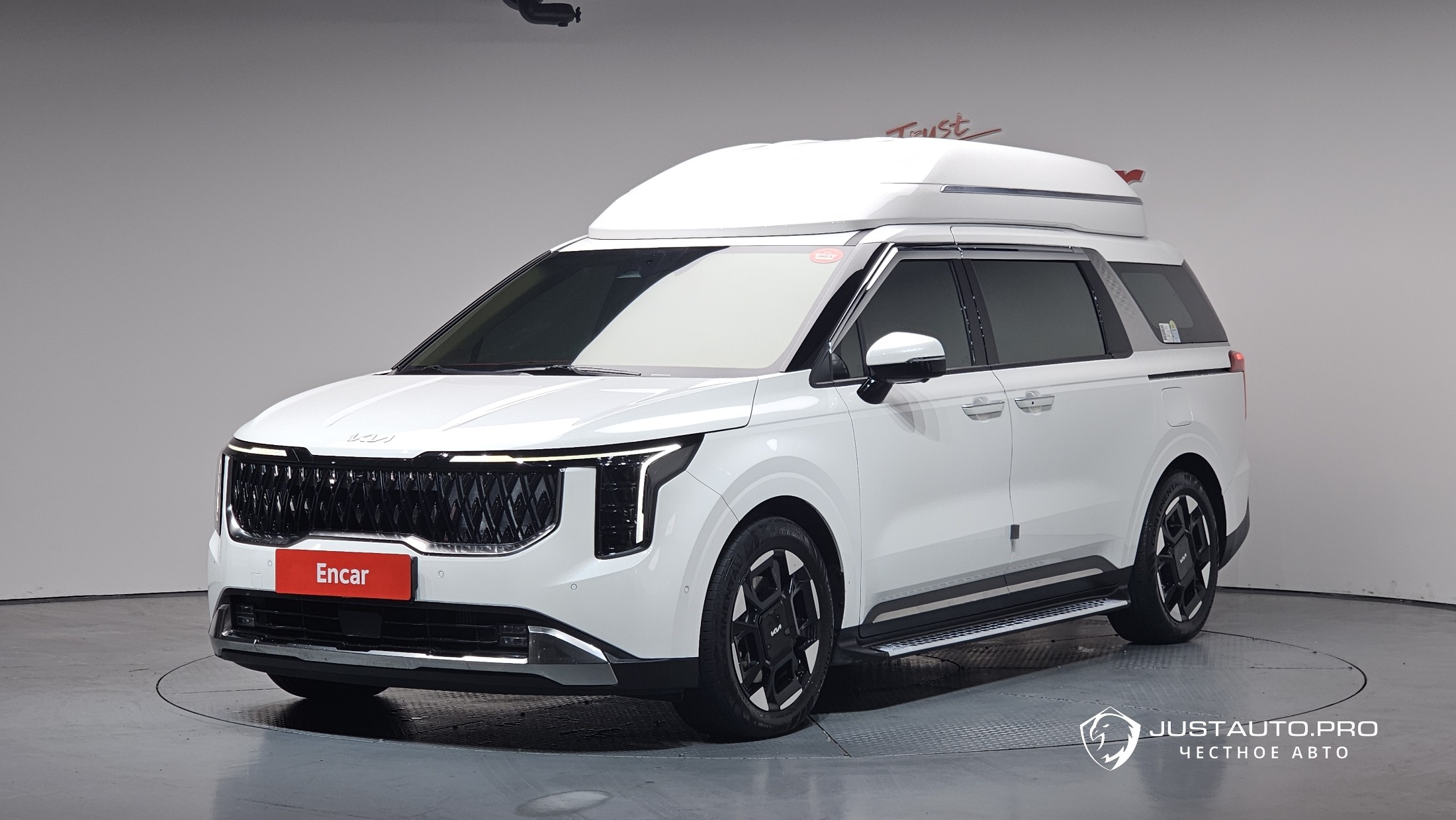 Автомобиль Kia Canival