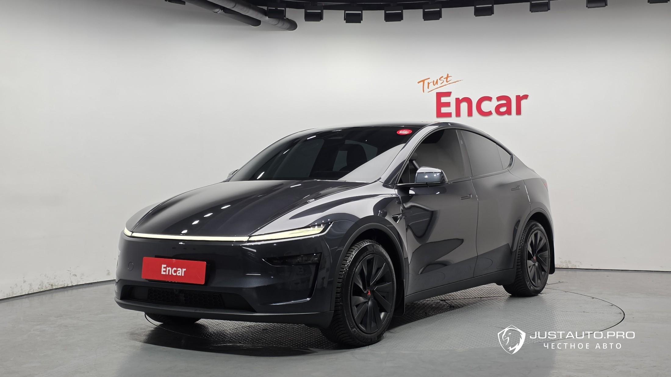Автомобиль Tesla Model Y