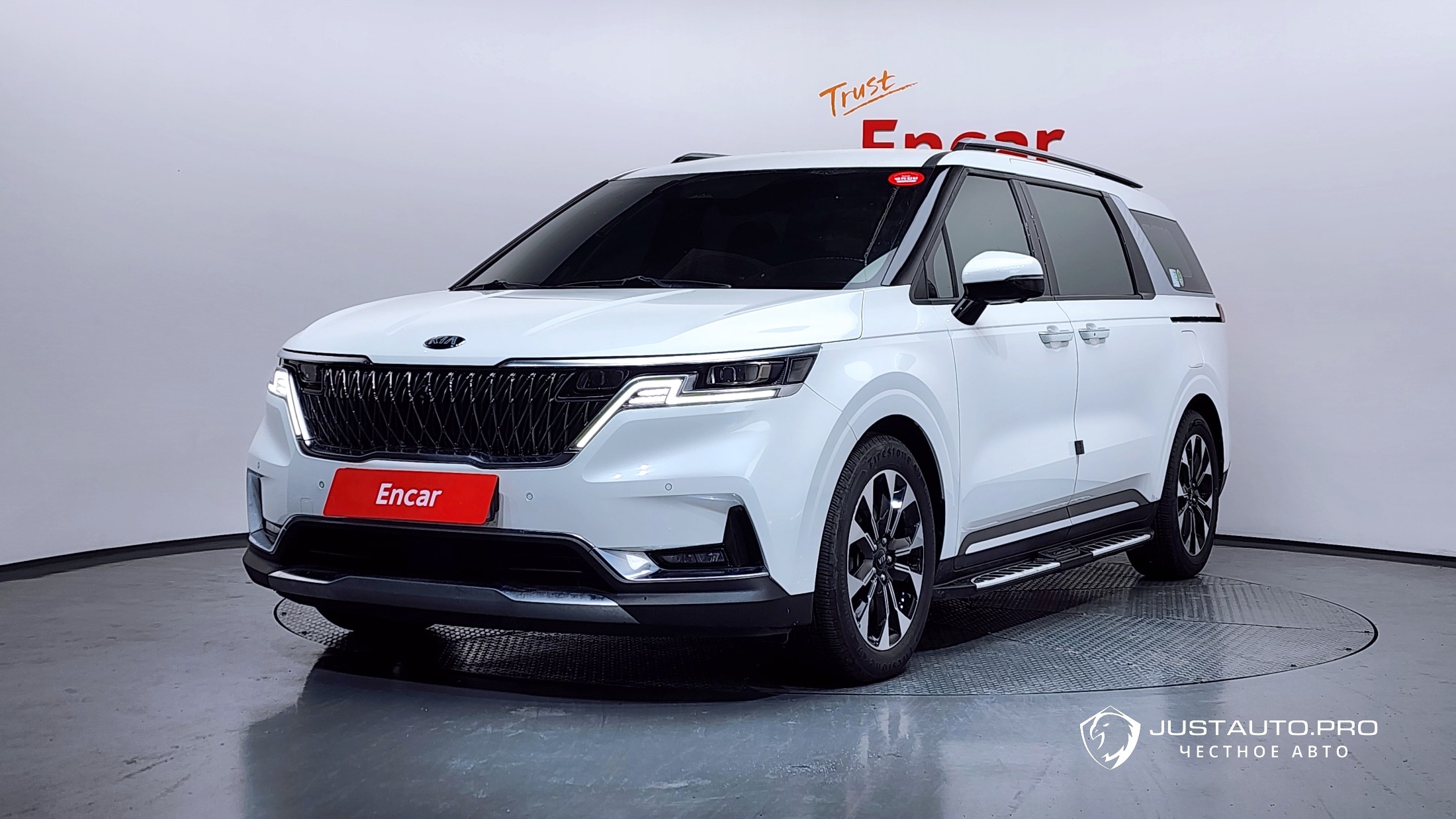 Автомобиль Kia Canival
