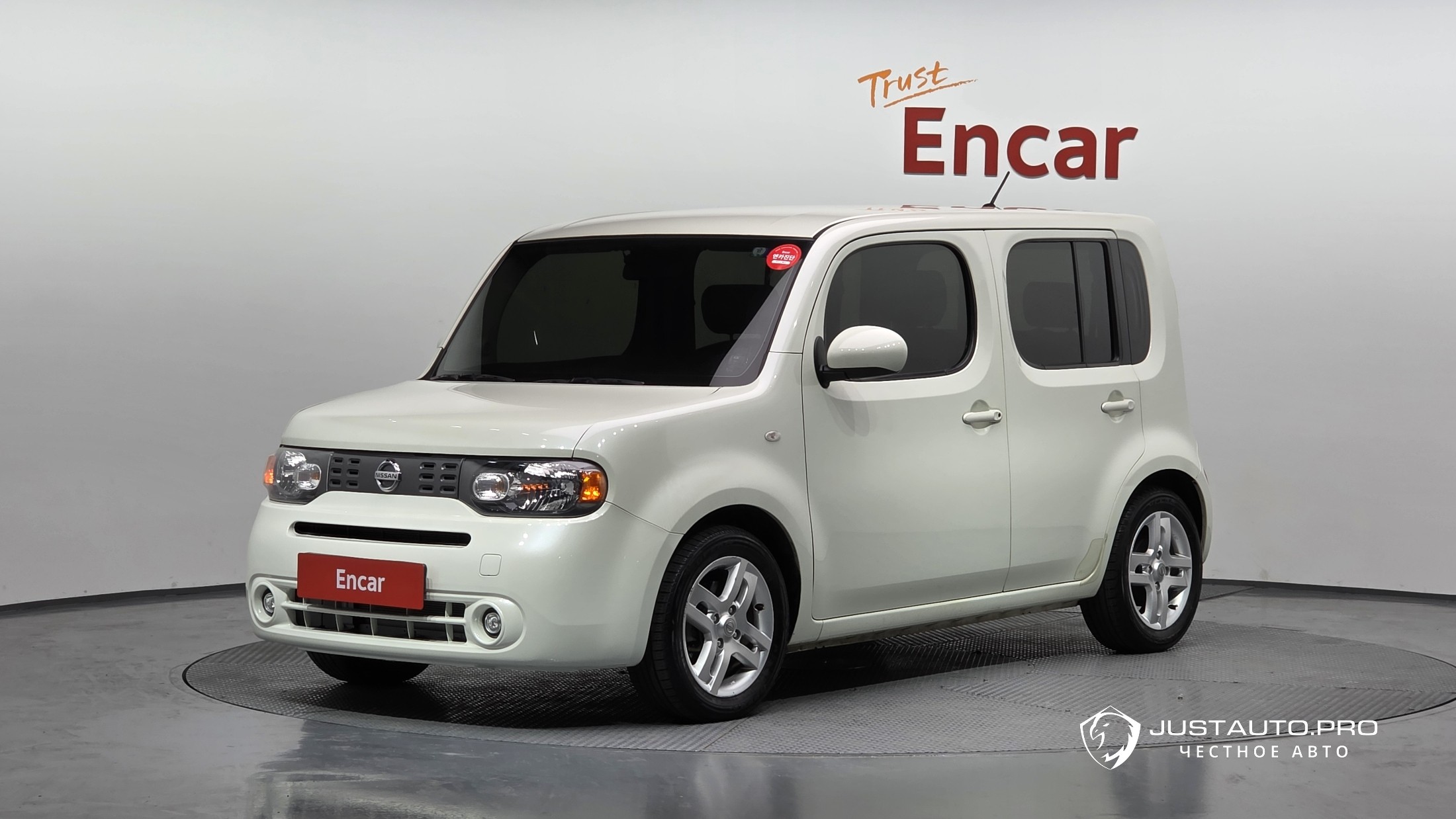 Автомобиль Nissan Cube