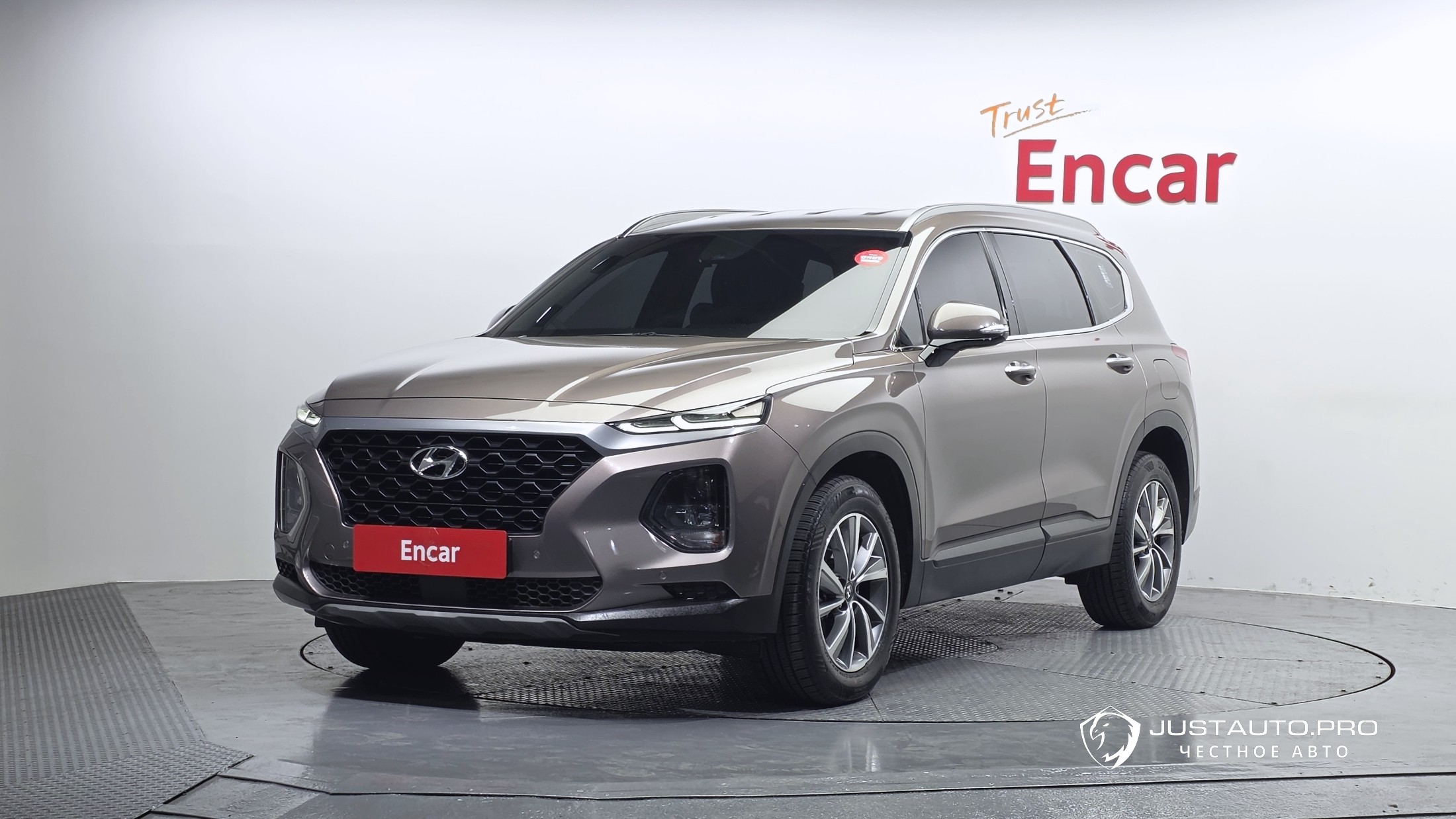 Автомобиль Hyundai Santafe