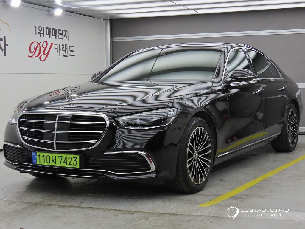 Автомобиль Mercedes-Benz S-Class