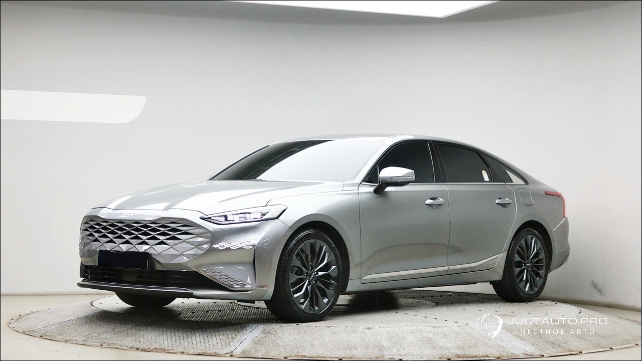Автомобиль Kia K8