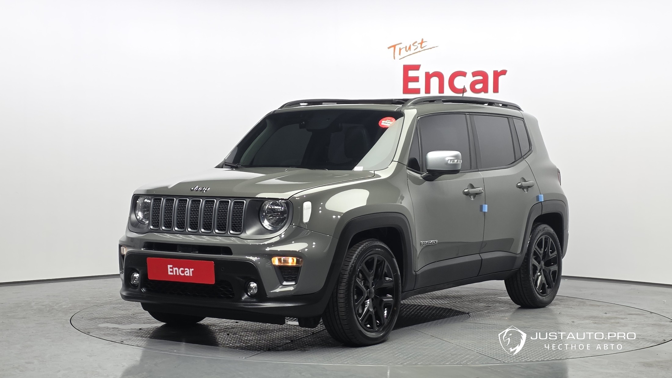 Автомобиль Jeep Renegade