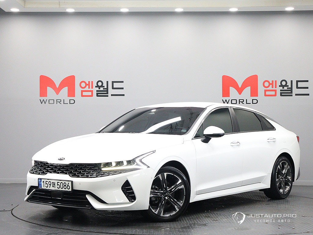 Автомобиль Kia K5