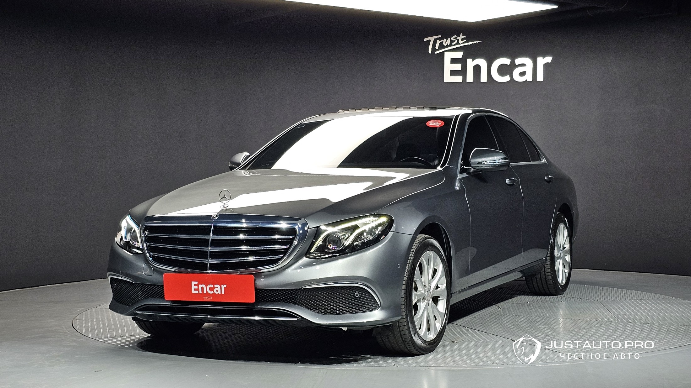 Автомобиль Mercedes-Benz E-Class