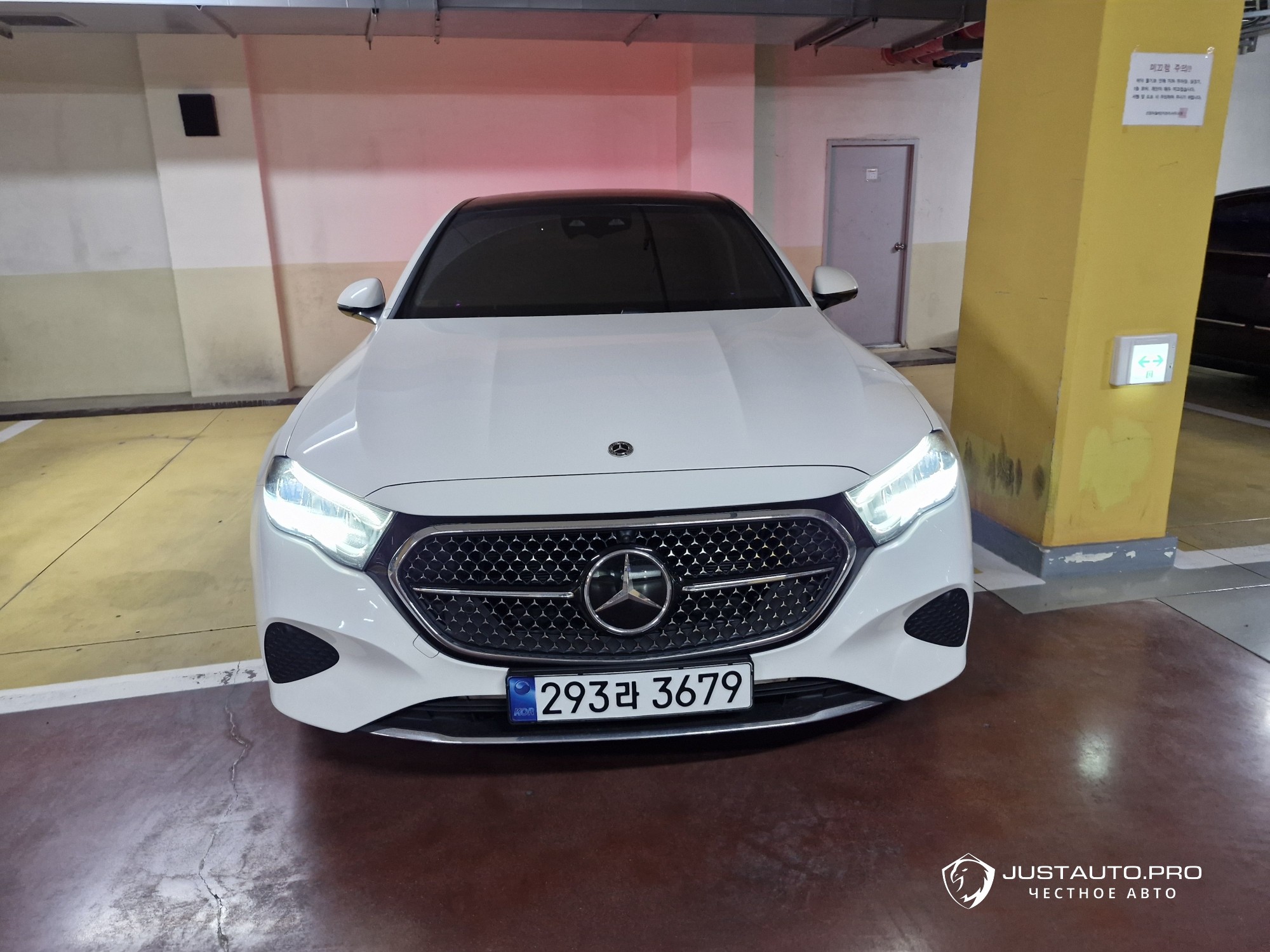 Автомобиль Mercedes-Benz E-Class