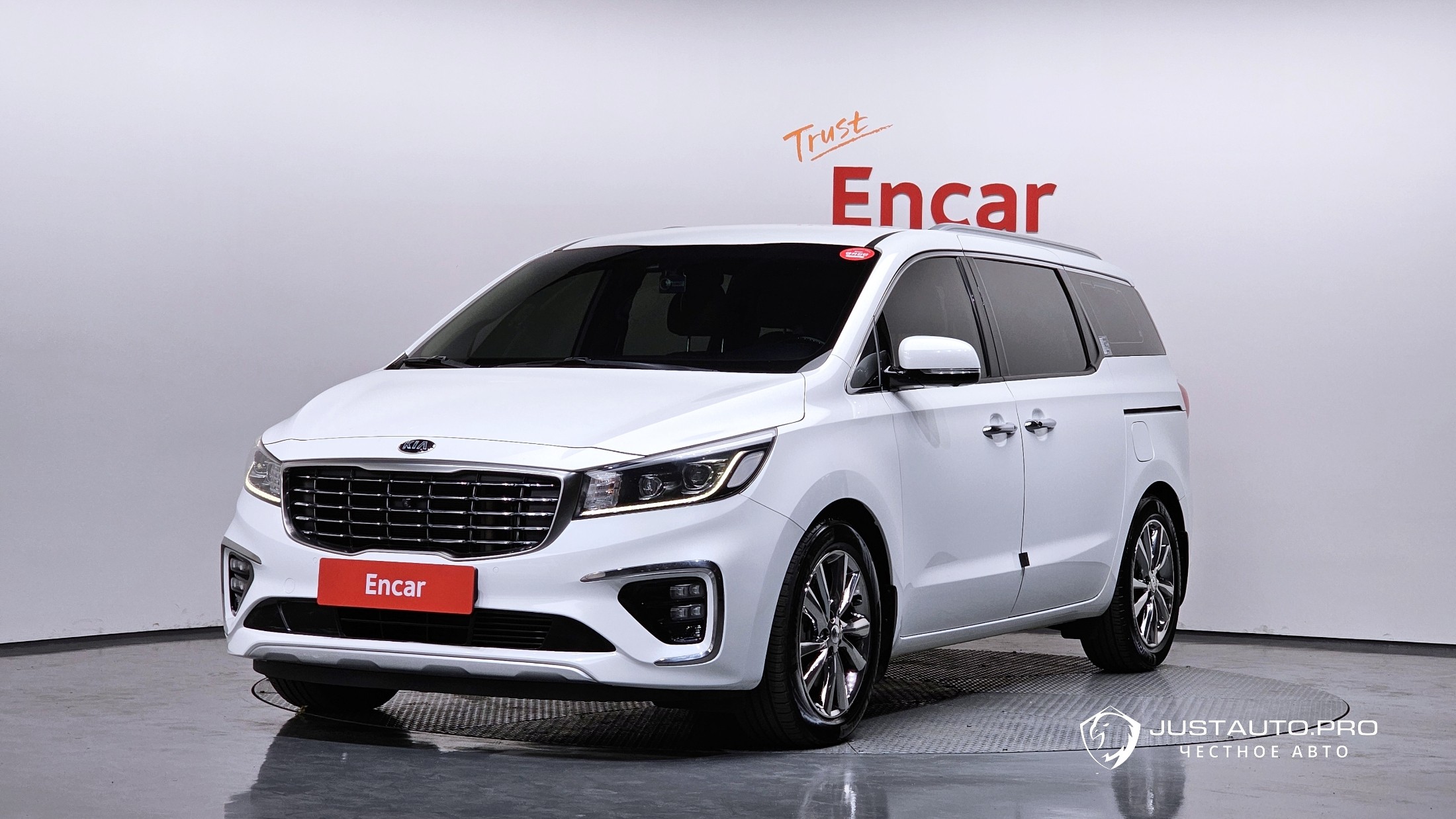 Автомобиль Kia Canival