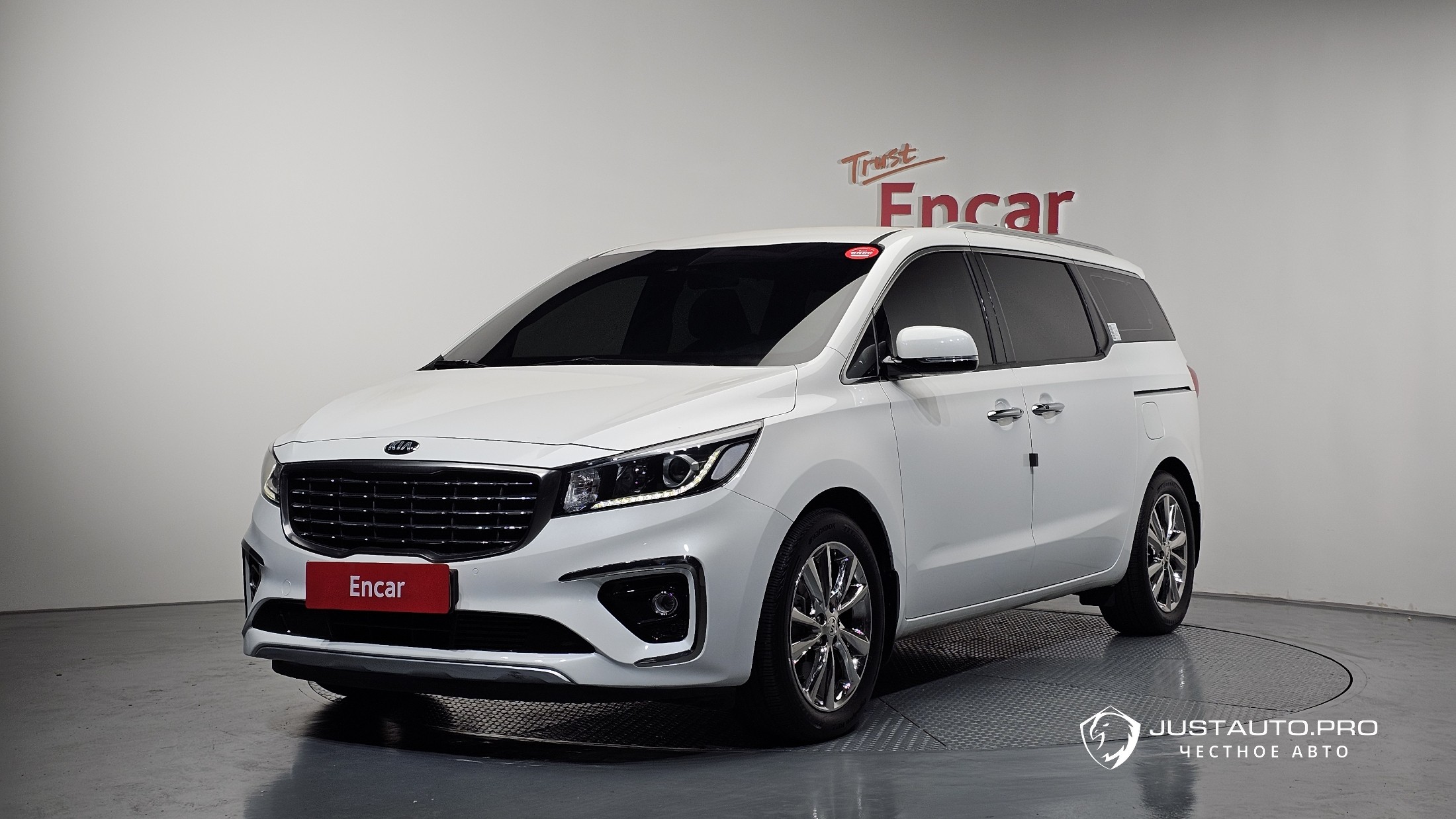 Автомобиль Kia Canival