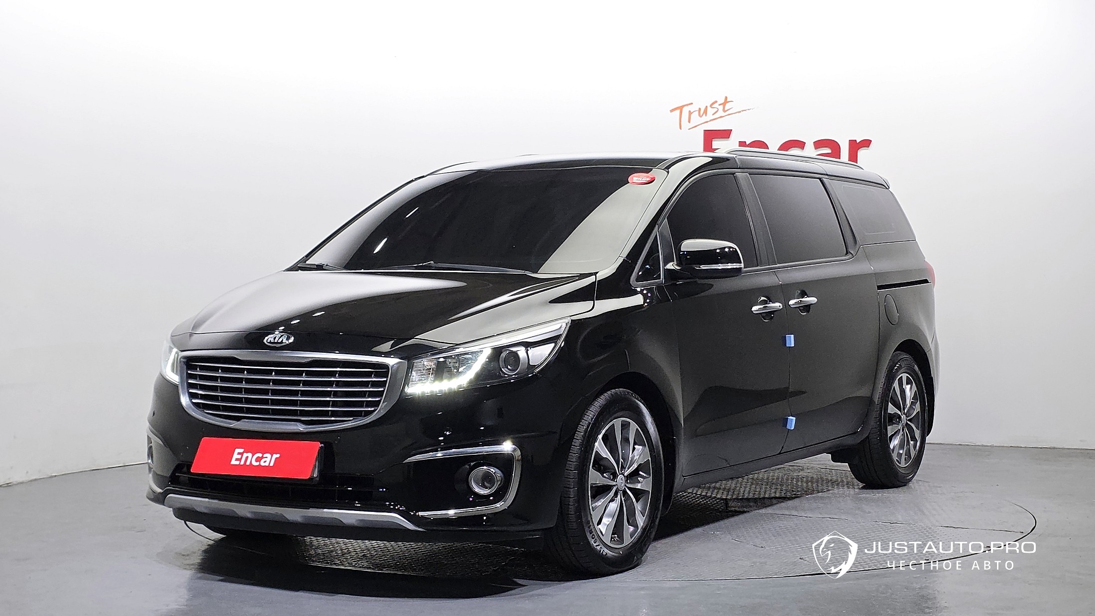 Автомобиль Kia Canival