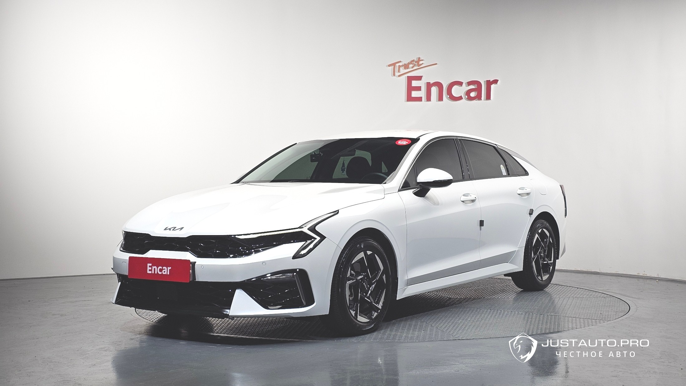 Автомобиль Kia K5