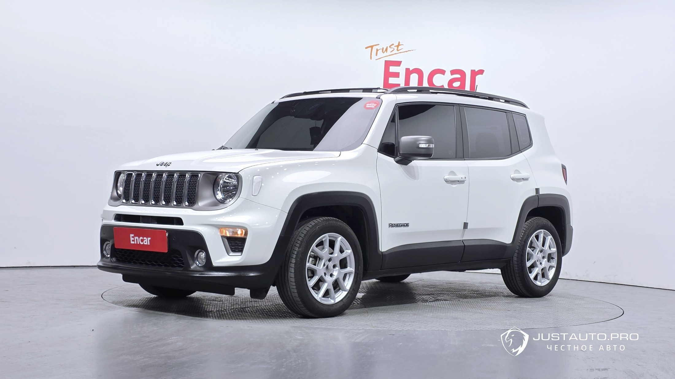 Автомобиль Jeep Renegade