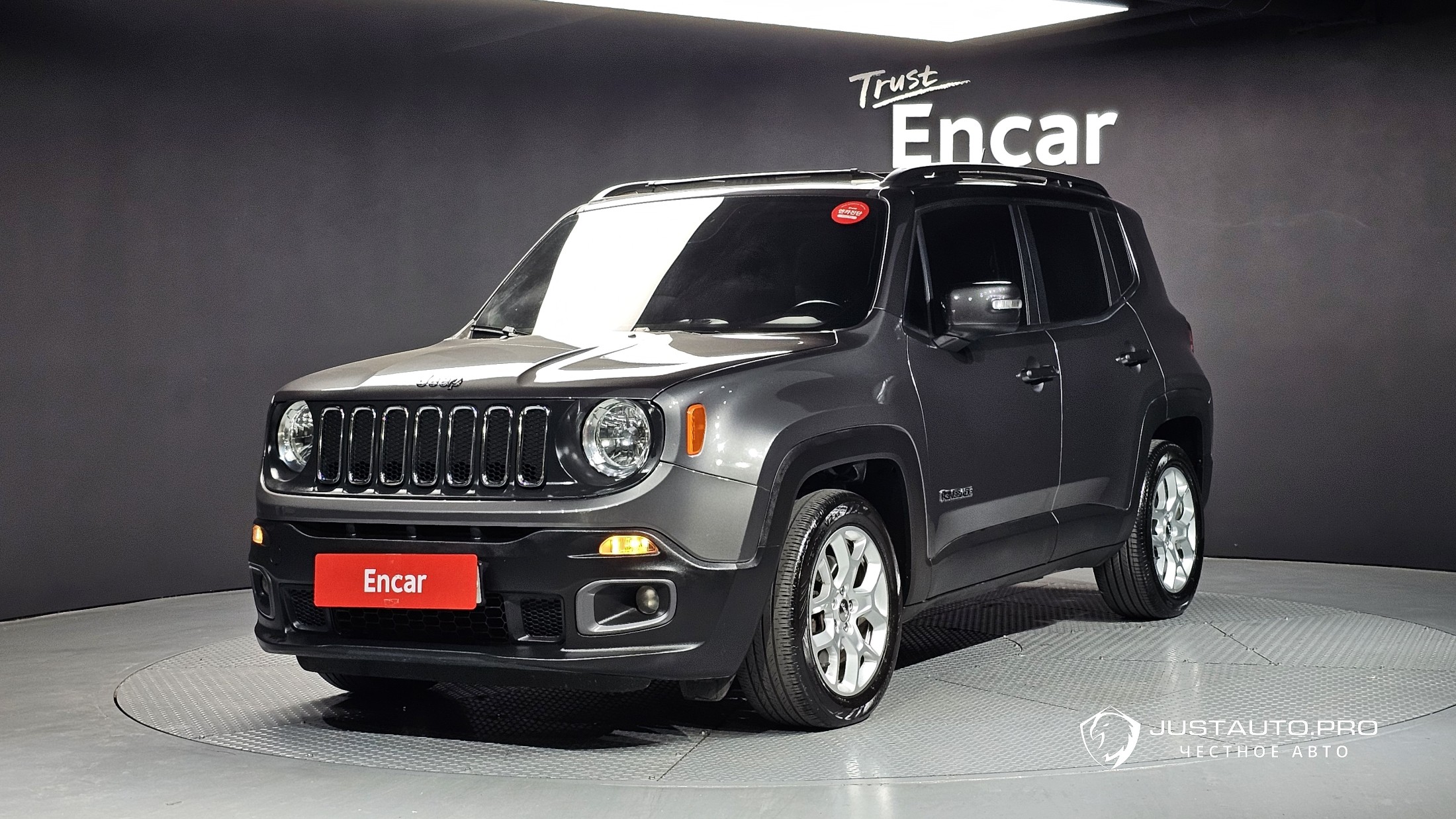Автомобиль Jeep Renegade
