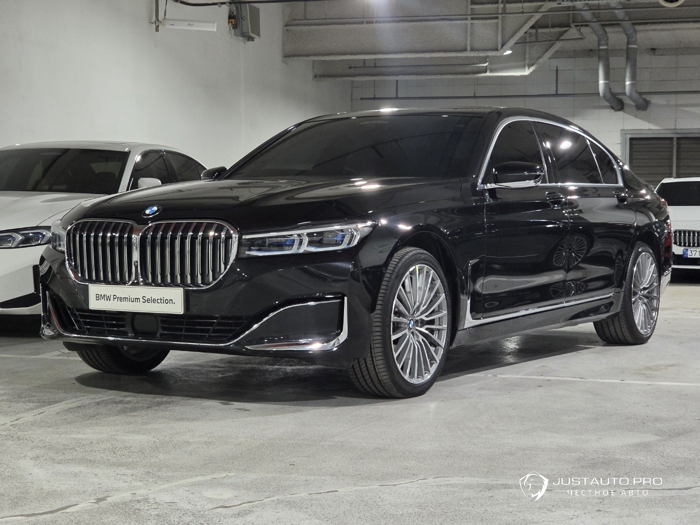 Автомобиль BMW 7-Series