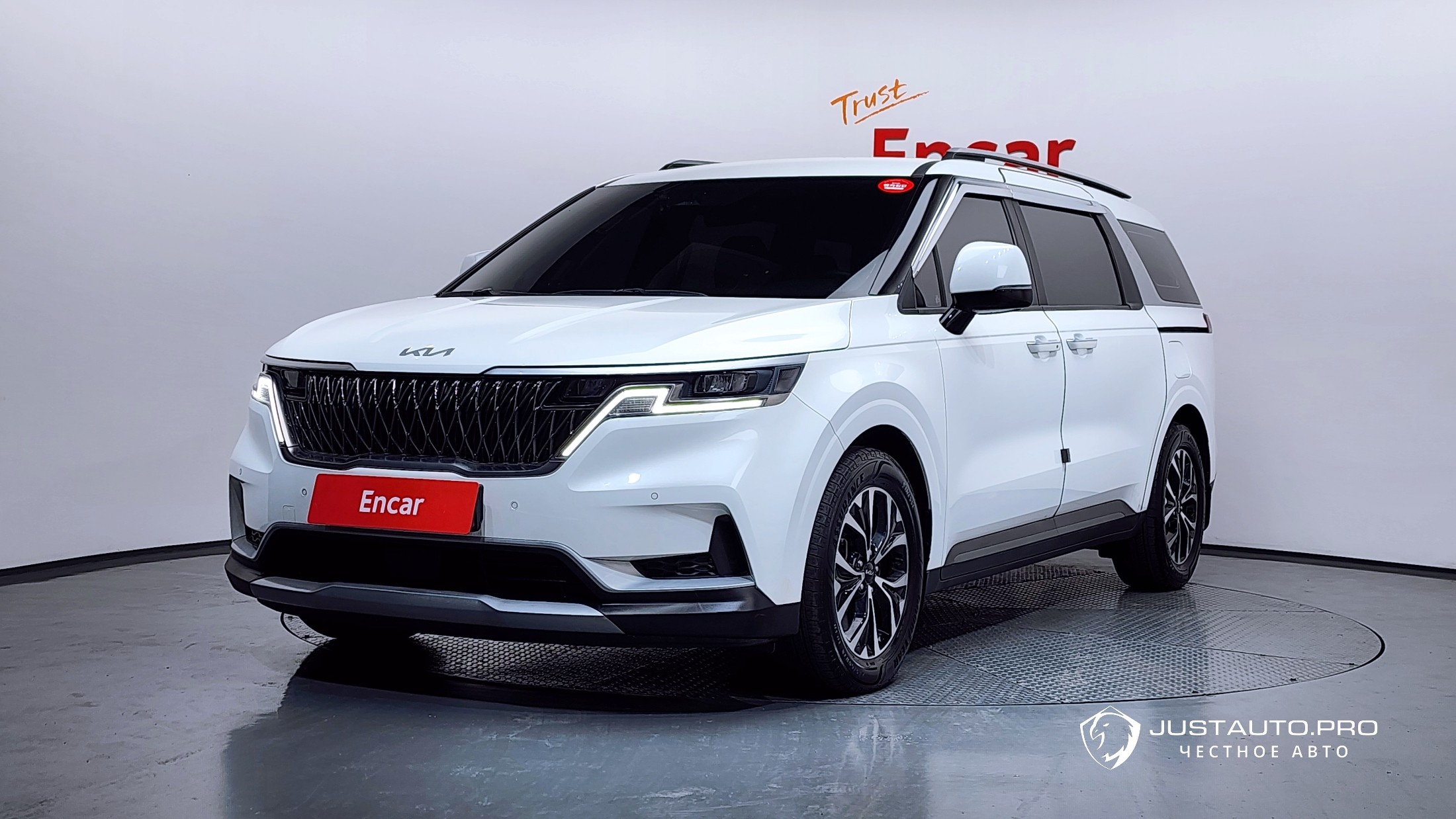 Автомобиль Kia Canival