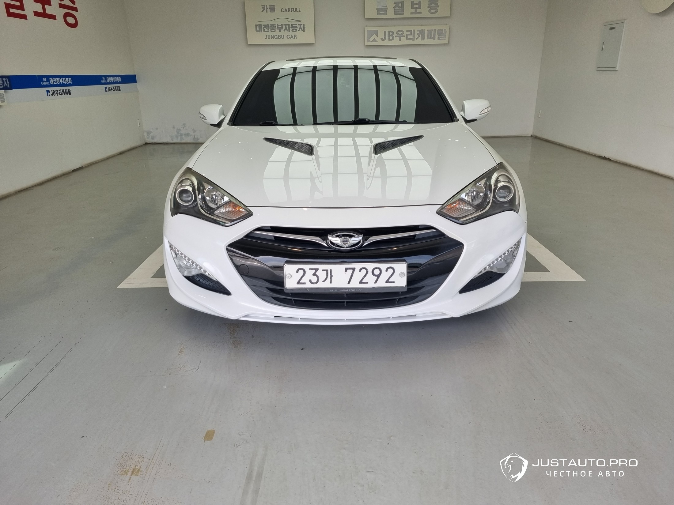 Автомобиль Hyundai Genesis