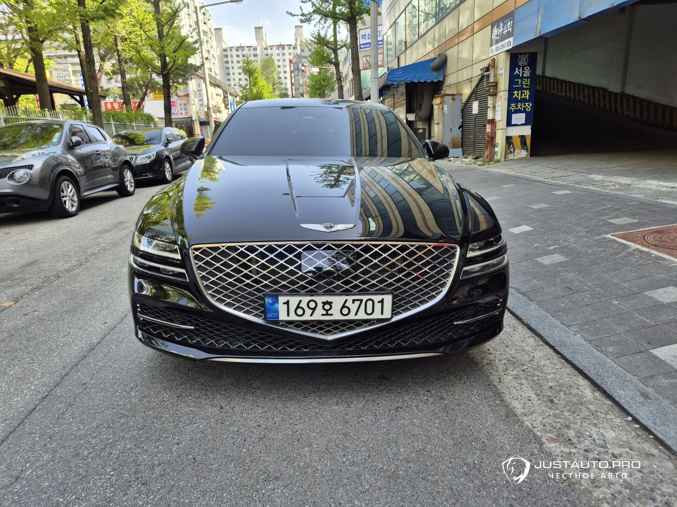 Автомобиль Genesis G80