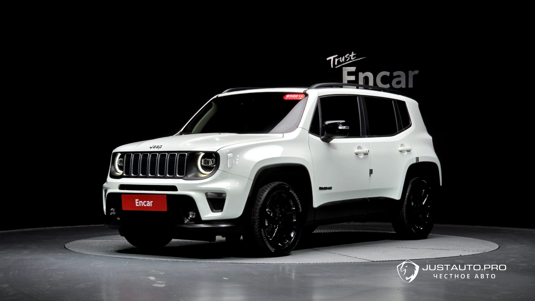 Автомобиль Jeep Renegade