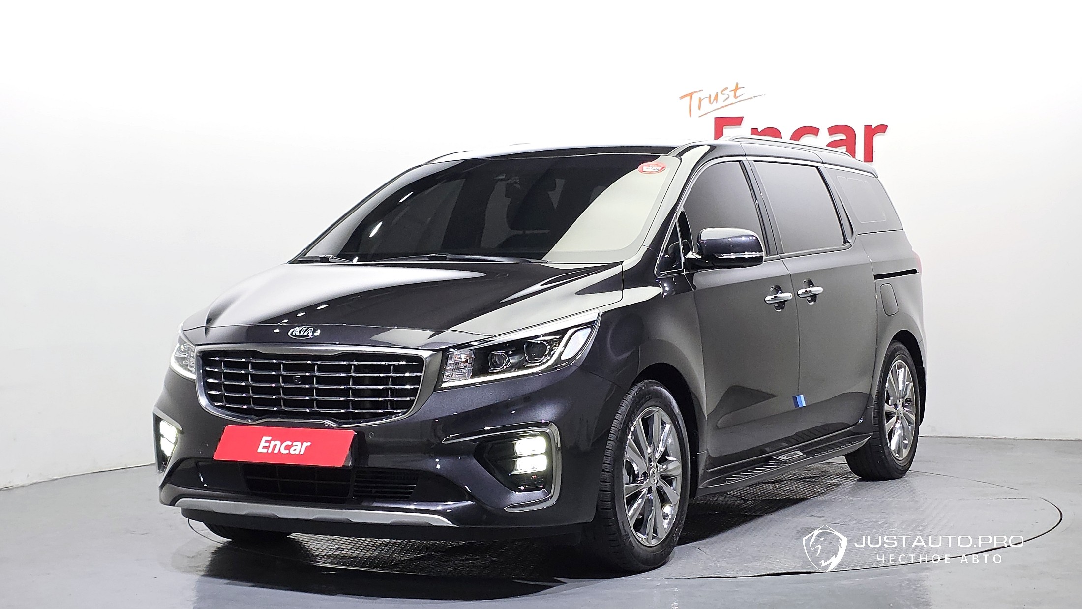 Автомобиль Kia Canival