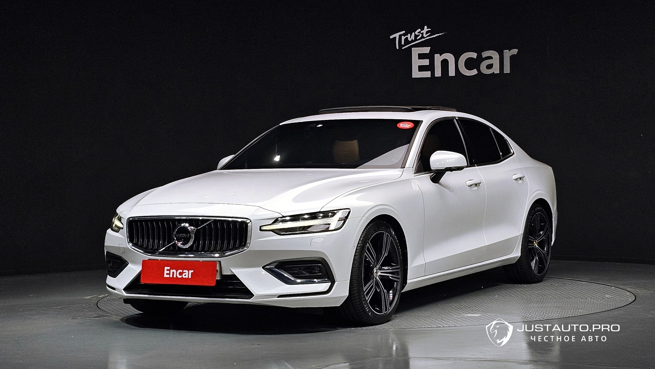 Автомобиль Volvo S60
