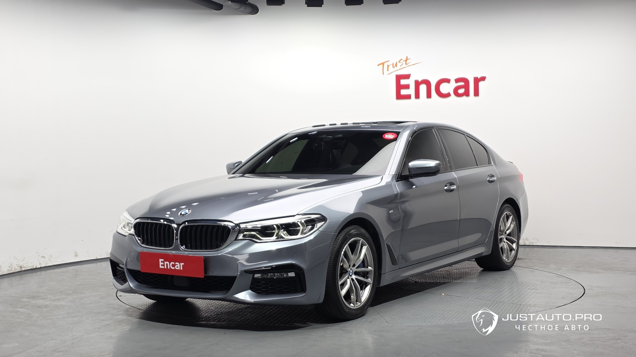 Автомобиль BMW 5-Series