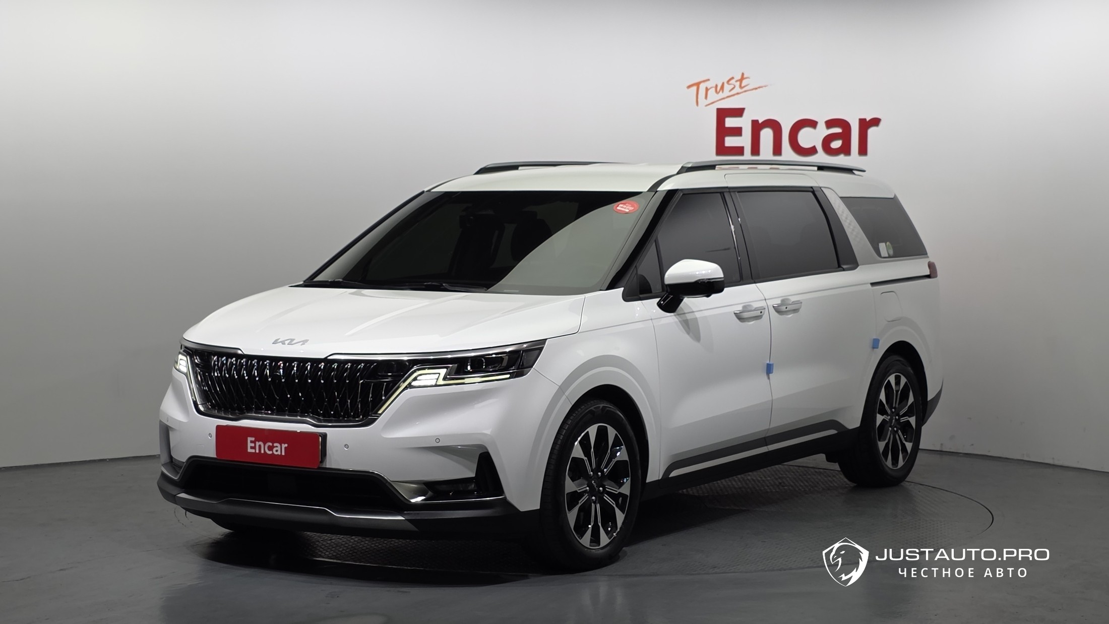 Автомобиль Kia Canival