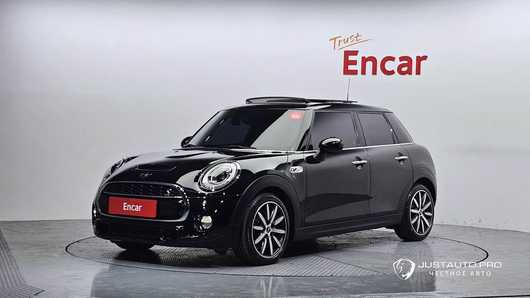 Автомобиль Mini Cooper
