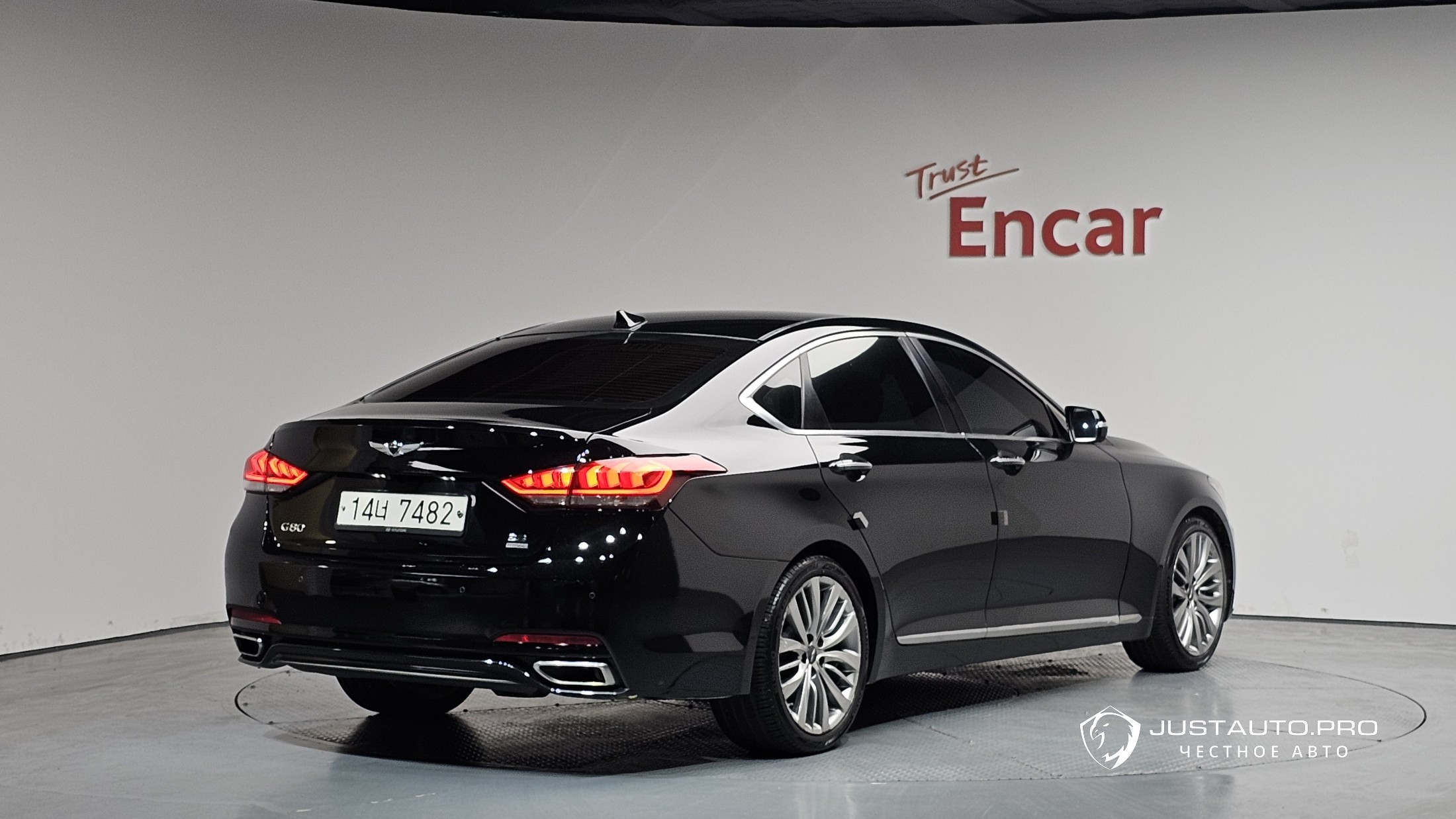 Автомобиль Genesis G80