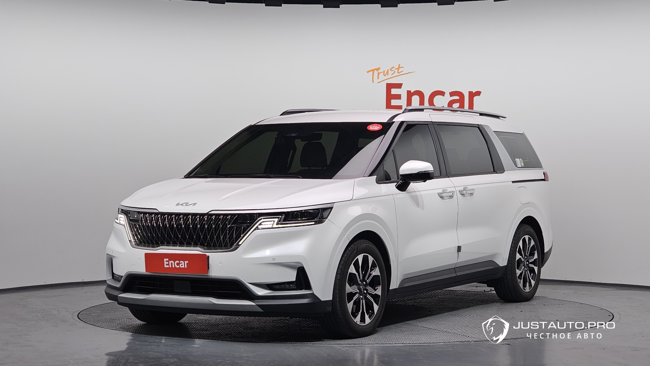 Автомобиль Kia Canival
